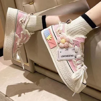2023 Обувь на плоской платформе для девочек, студенческие кроссовки, потертая парусиновая обувь в цветочном стиле, Дизайнерские кроссовки на шнуровке с перекрестной шнуровкой