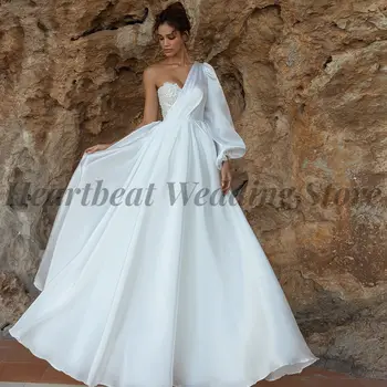 2023 Простое Свадебное платье на одно плечо с Трапециевидным Шлейфом без спинки и Жемчугом, Бусинами, Пайетками для Невесты Robe De Mariee