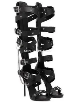 Женские пикантные черные кожаные Сапоги-гладиаторы до колена с вырезами, с открытым носком, украшенные цепочками, босоножки на шпильке