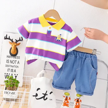 Летняя одежда в западном стиле для маленьких мальчиков, полосатые футболки с отложным воротником и короткими рукавами в корейском стиле и джинсовые шорты для детского костюма